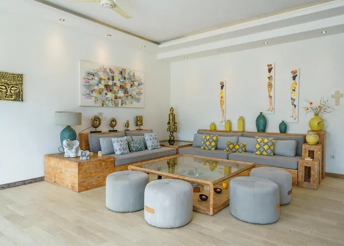 Harlow: Stylish 3br - Centrally Located In Berawa * Canggu (Bali)