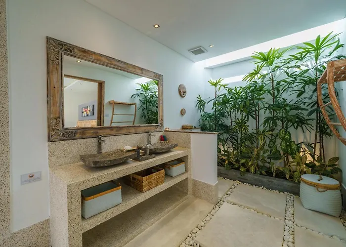 Harlow: Stylish 3br - Centrally Located In Berawa Canggu (Bali)
