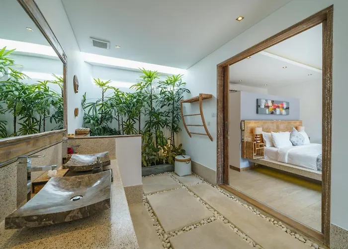 Villa Harlow: Stylish 3br - Centrally Located In Berawa *