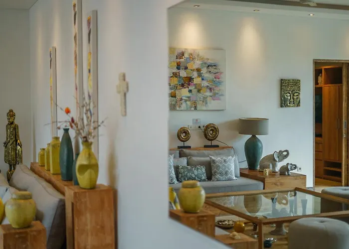 Harlow: Stylish 3br - Centrally Located In Berawa * Canggu (Bali)