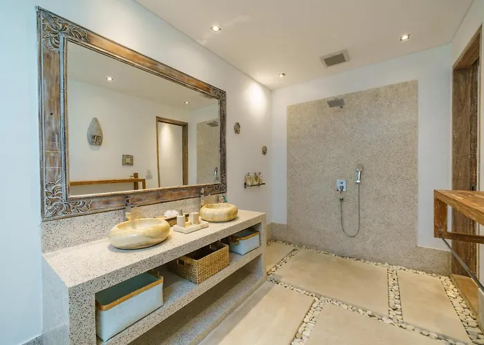 Harlow: Stylish 3br - Centrally Located In Berawa Canggu (Bali)