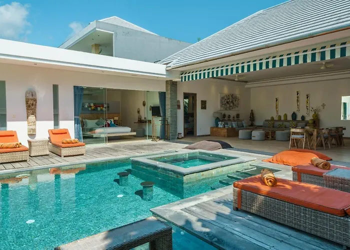 Harlow: Stylish 3br - Centrally Located In Berawa Villa Canggu (Bali)
