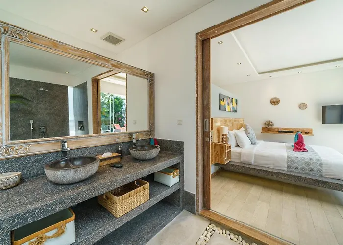 Harlow: Stylish 3br - Centrally Located In Berawa *