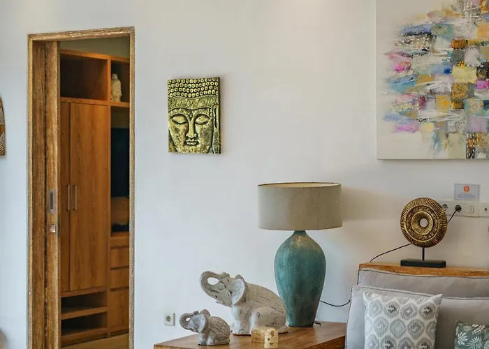 Villa Harlow: Stylish 3br - Centrally Located In Berawa Canggu (Bali)