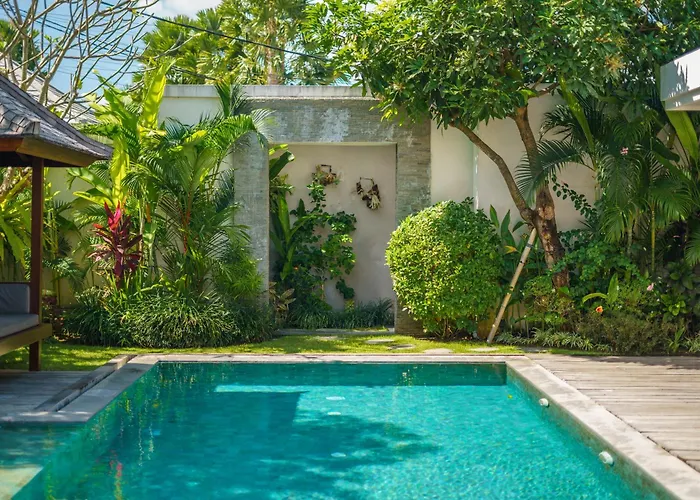 Harlow: Stylish 3br - Centrally Located In Berawa Villa Canggu (Bali)